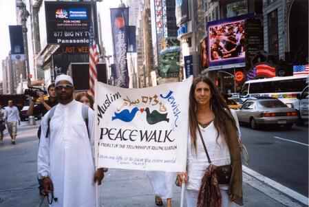 Lynn Gottlieb at Muslim-Jewish Peace Walk, 2003 Lynn Gottlieb at Muslim-Jewish Peace Walk, 2003
