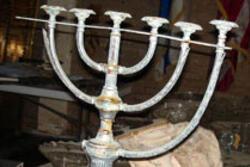 Menorah, Congregation Beth Israel, New Orleans, April 11, 2006, cropped
