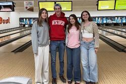 Venice Czarnecki-Lichstein with BBYO chapter members.