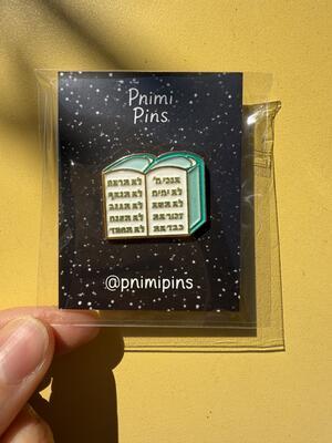 Pnimi Pins