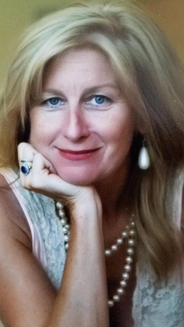 Heather Dune Macadam Headshot