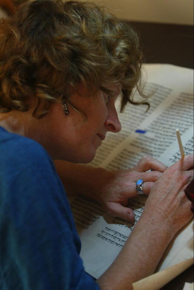 Shoshana Gugenheim Scribing