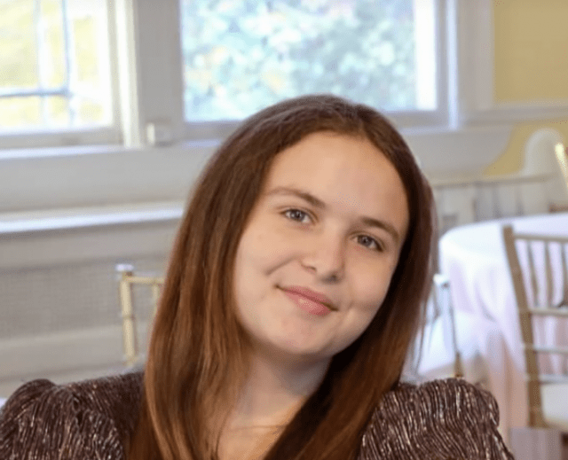 Molly Kurtzer-Ellenbogen Headshot