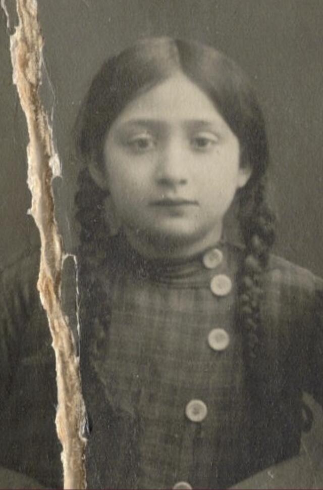 Slavena Salve's paternal grandmother Selha